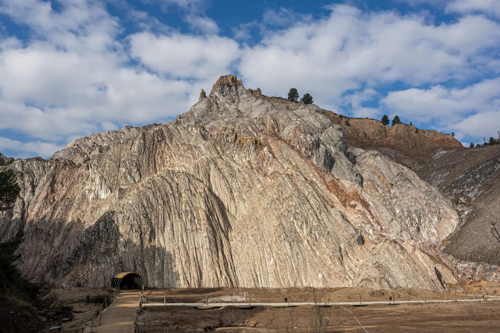 Rocksalt: The Raw Beauty of Nature, Refined for Modern Spaces